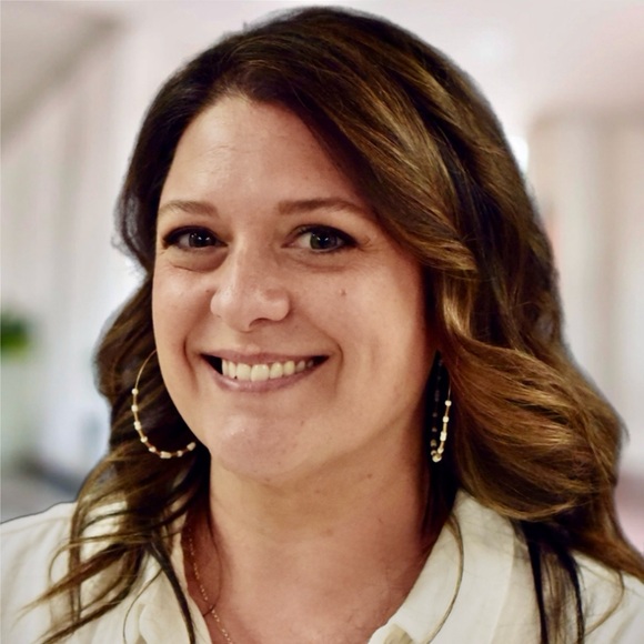 Meet your Posher, Kellie - Picture 2 of 2